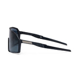 ES16 Enzo Fahrradbrille. Schwarz mit grauer polarisierter Linse.